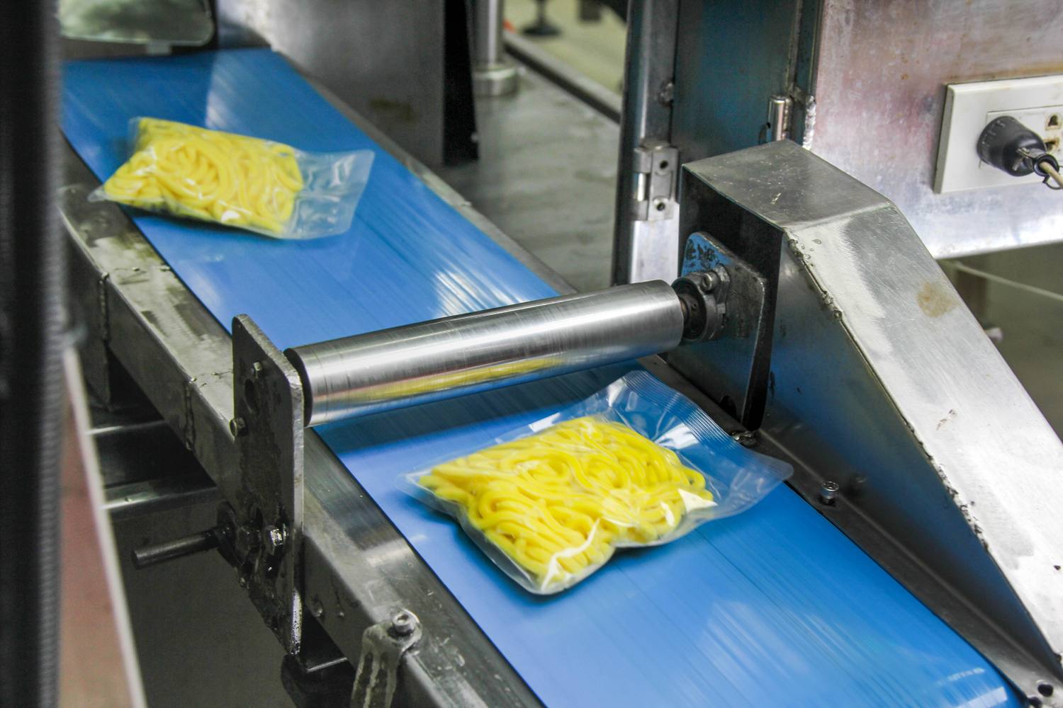 Noodle packing line